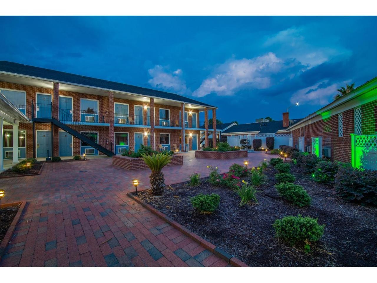 Winton Inn & Suites Barnwell Exteriör bild